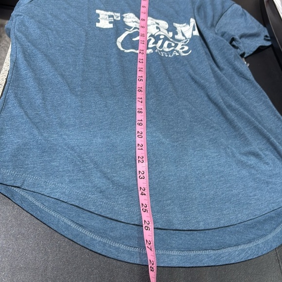 Ariat Farm Life Chick, extended back hem line,crewneck, logo, short sleeve T - Picture 7 of 8